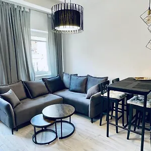 Modern Studio Apartament